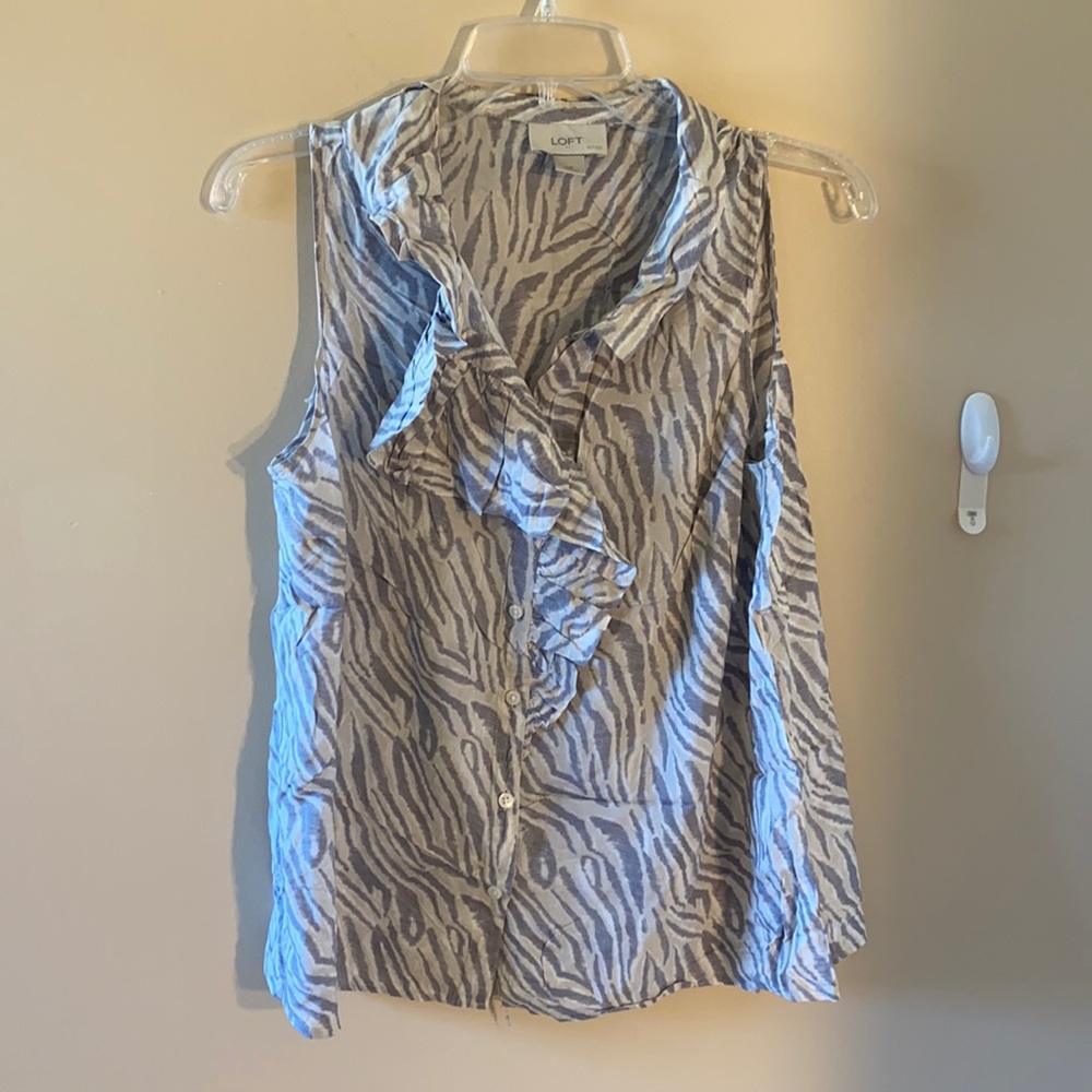 Loft zebra sleeveless blouse size petite large grey